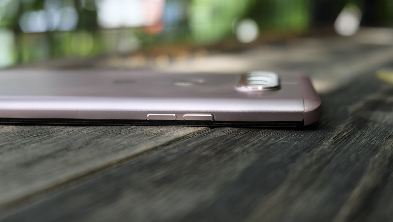 LG V20 là chiếc smartphone đầu tiên của LG trang bị cổng USB Type-C, chạy Android 7.0 LG V20 là chiếc smartphone đầu tiên của LG trang bị cổng USB Type-C, chạy Android 7.0