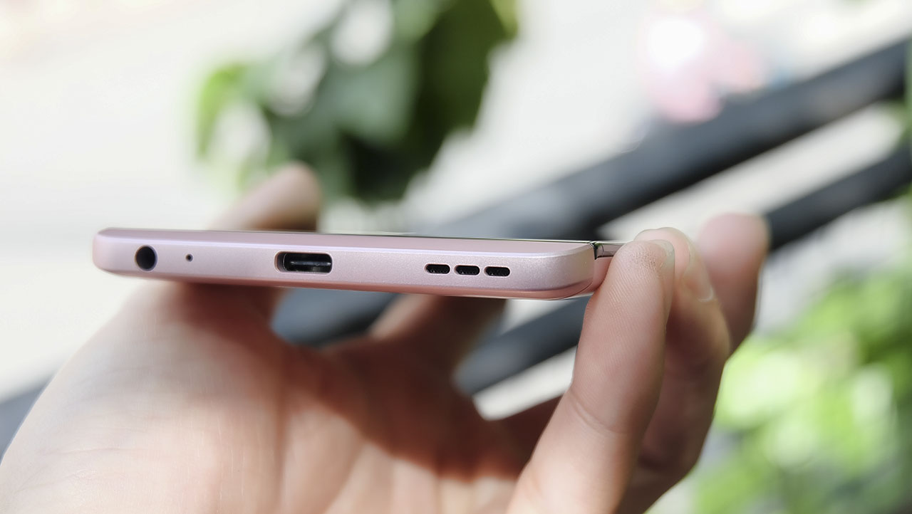 LG V20 là chiếc smartphone đầu tiên của LG trang bị cổng USB Type-C, chạy Android 7.0 LG V20 là chiếc smartphone đầu tiên của LG trang bị cổng USB Type-C, chạy Android 7.0