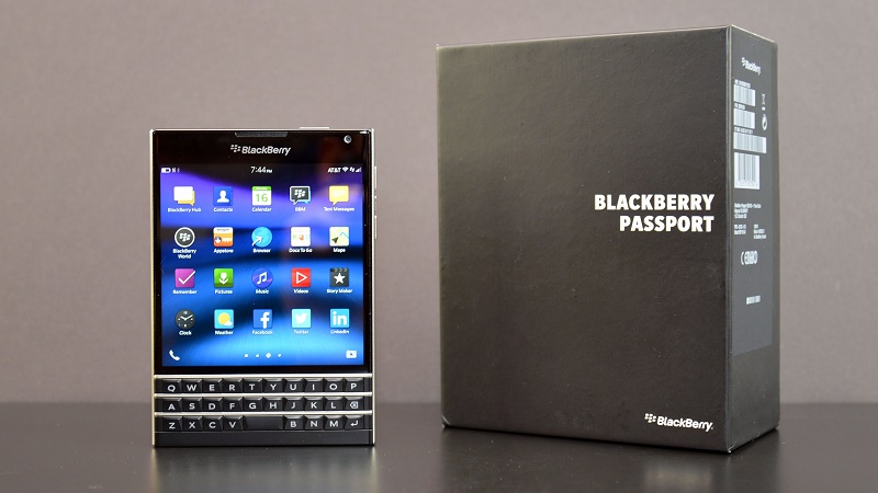Các cửa hàng tiếp tục hạ giá BlackBerry Passport để cạnh tranh Các cửa hàng tiếp tục hạ giá BlackBerry Passport để cạnh tranh