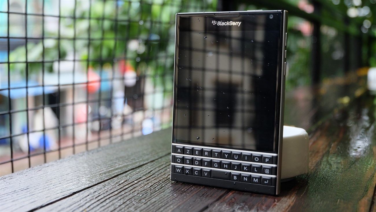 Trên tay nhanh hàng hot Blackberry Passport Trên tay nhanh hàng hot Blackberry Passport