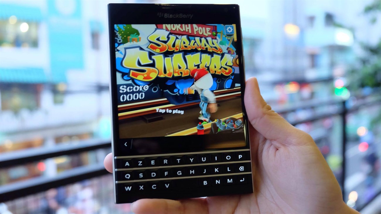 Trên tay nhanh hàng hot Blackberry Passport Trên tay nhanh hàng hot Blackberry Passport