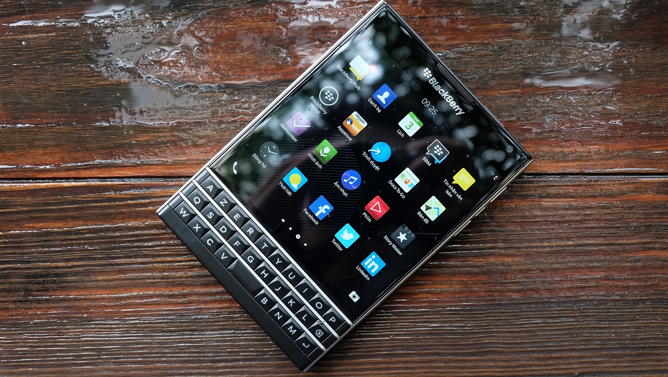 Trên tay nhanh hàng hot Blackberry Passport Trên tay nhanh hàng hot Blackberry Passport