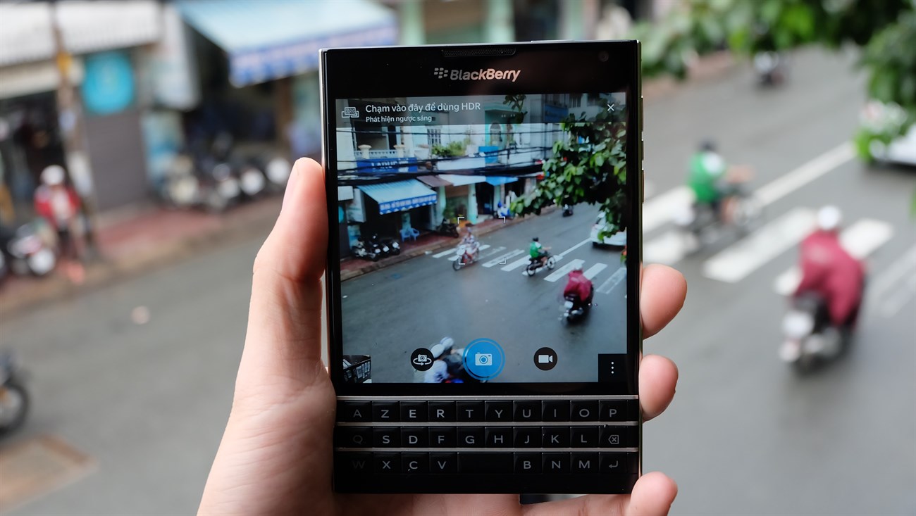 Trên tay nhanh hàng hot Blackberry Passport Trên tay nhanh hàng hot Blackberry Passport