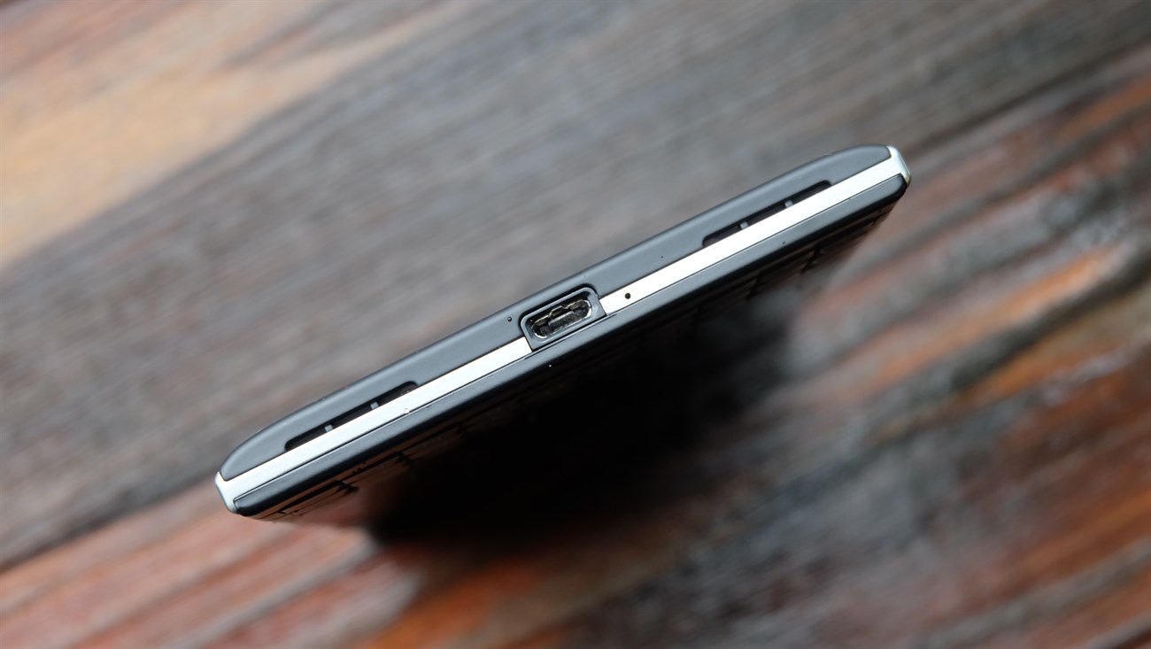 Trên tay nhanh hàng hot Blackberry Passport Trên tay nhanh hàng hot Blackberry Passport