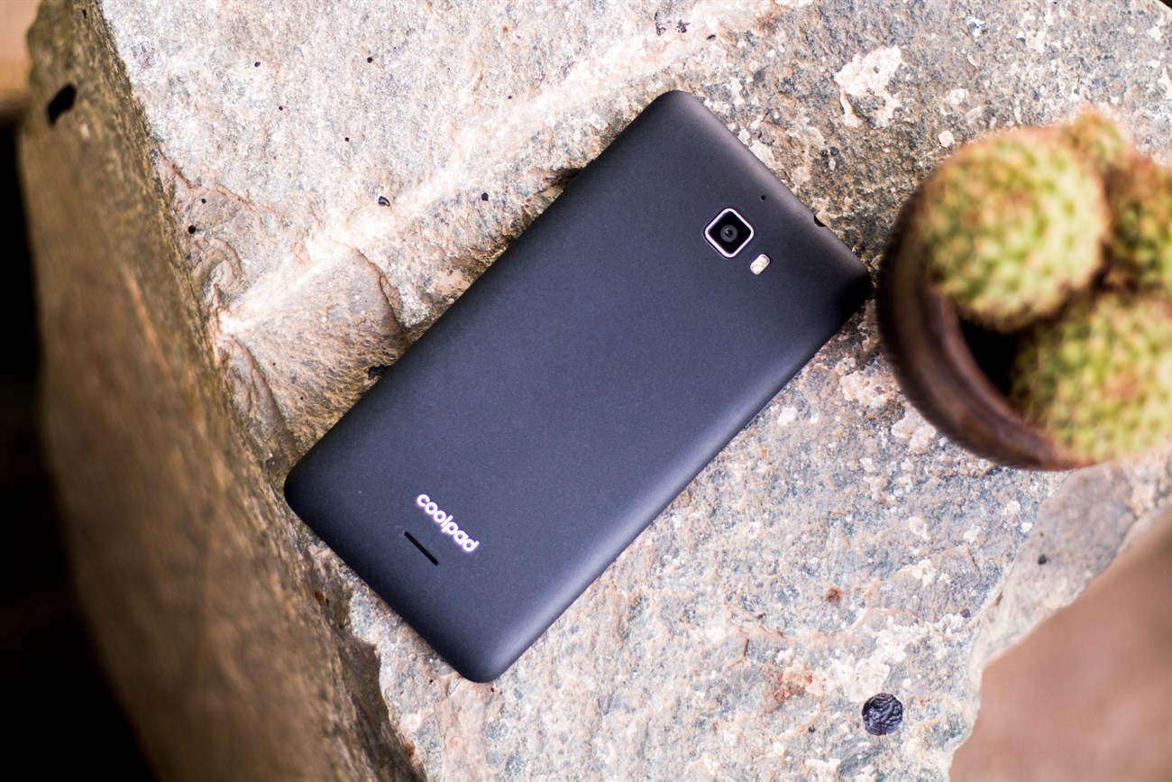 Đập hộp smartphone giá 3 triệu của Coolpad Đập hộp smartphone giá 3 triệu của Coolpad