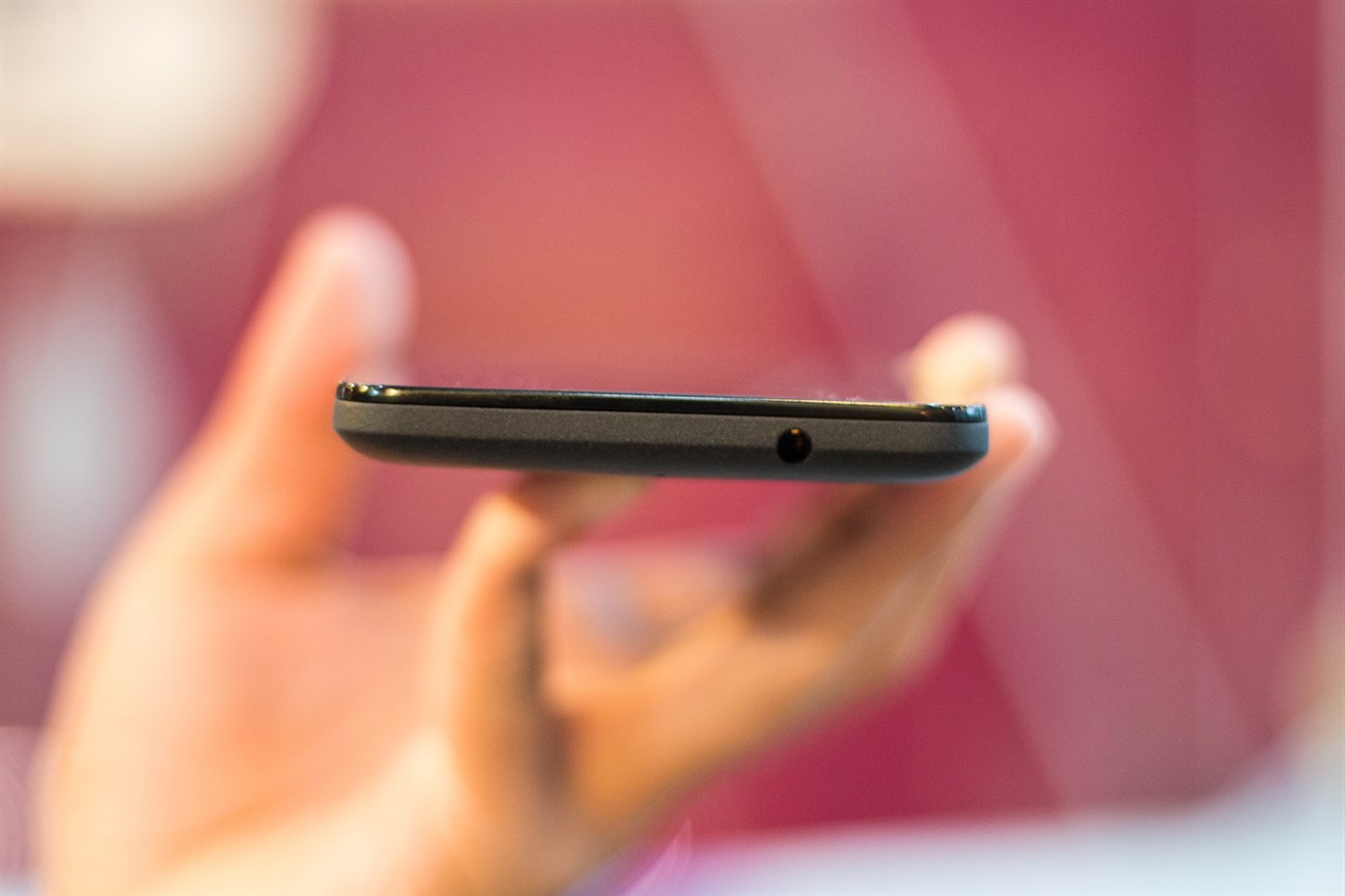 Đập hộp smartphone giá 3 triệu của Coolpad Đập hộp smartphone giá 3 triệu của Coolpad