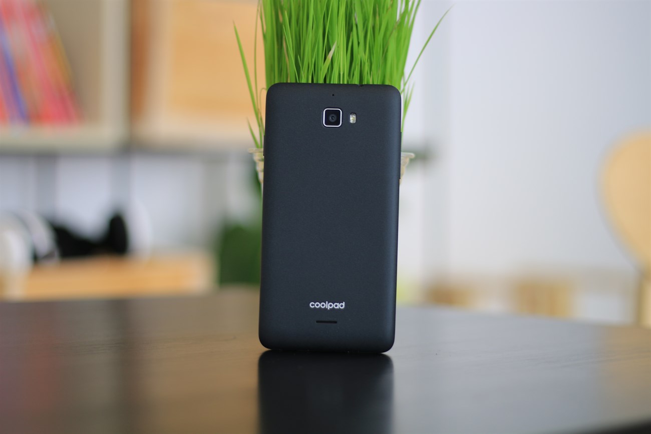 Đập hộp smartphone giá 3 triệu của Coolpad Đập hộp smartphone giá 3 triệu của Coolpad