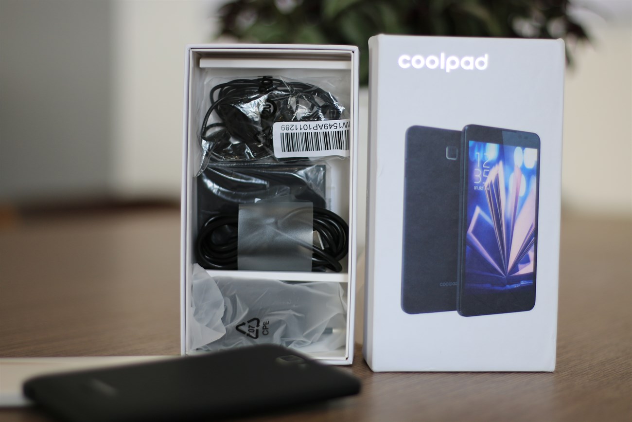 Đập hộp smartphone giá 3 triệu của Coolpad Đập hộp smartphone giá 3 triệu của Coolpad