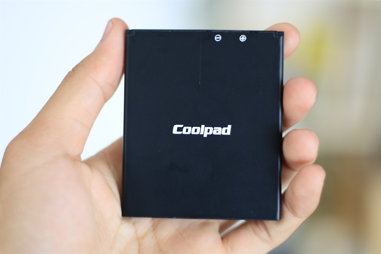 Đập hộp smartphone giá 3 triệu của Coolpad Đập hộp smartphone giá 3 triệu của Coolpad