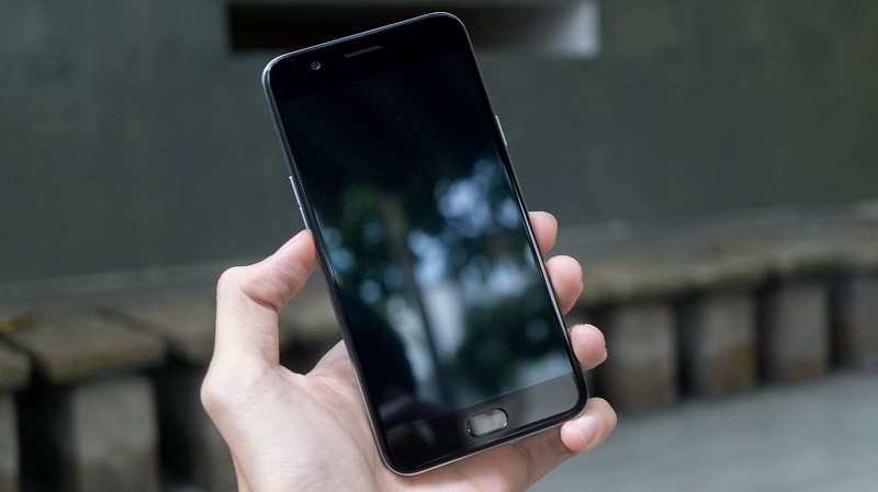 OPPO F1s màu đen chưa thấy bao giờ xuất hiện tại Việt Nam