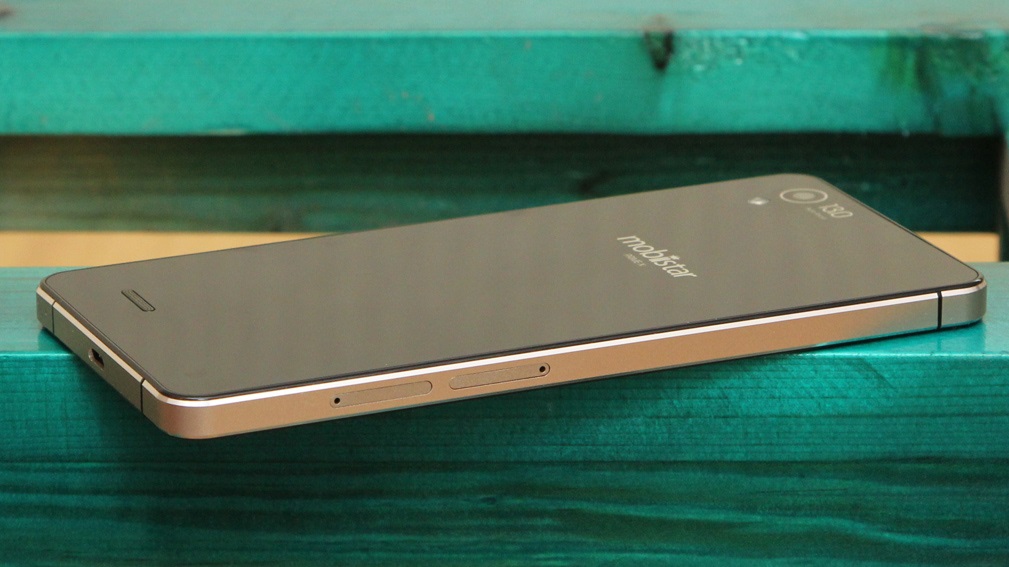 Smartphone thương hiệu Việt thiết kế giống iPhone 4 lên kệ trở lại giá siêu mềm Smartphone thương hiệu Việt thiết kế giống iPhone 4 lên kệ trở lại giá siêu mềm