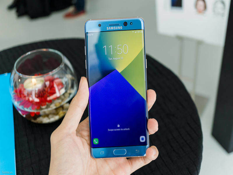 mặt trước của note 7