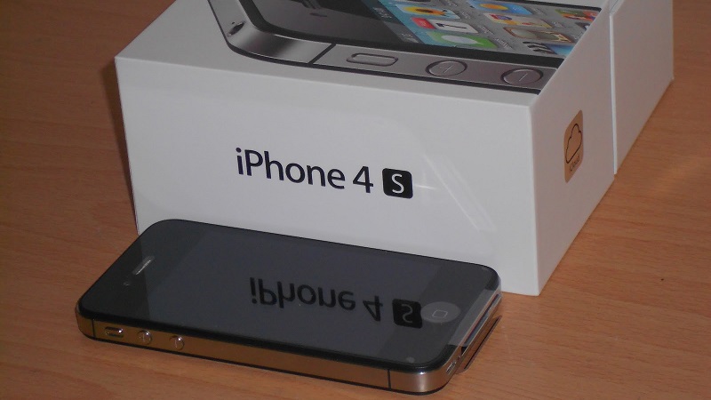 iPhone 4S nguyên seal chưa active về VN giá 2.5 triệu đồng iPhone 4S nguyên seal chưa active về VN giá 2.5 triệu đồng