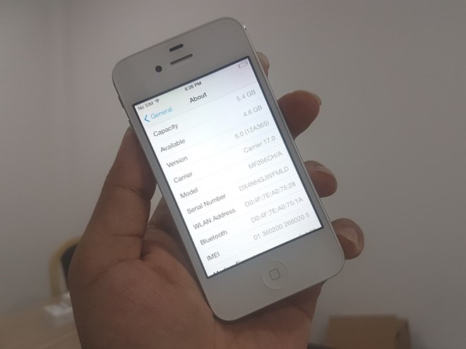 iPhone 4S nguyên seal chưa active về VN giá 2.5 triệu đồng iPhone 4S nguyên seal chưa active về VN giá 2.5 triệu đồng
