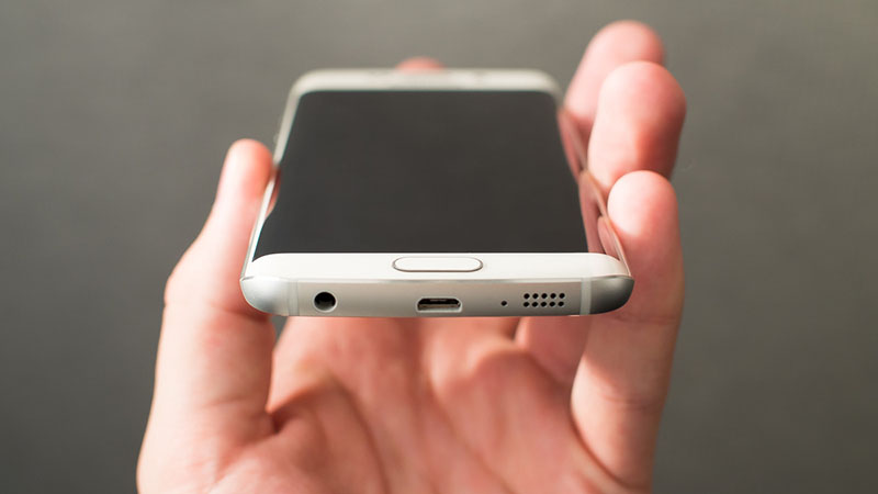 galaxy-s6-edge-bottom