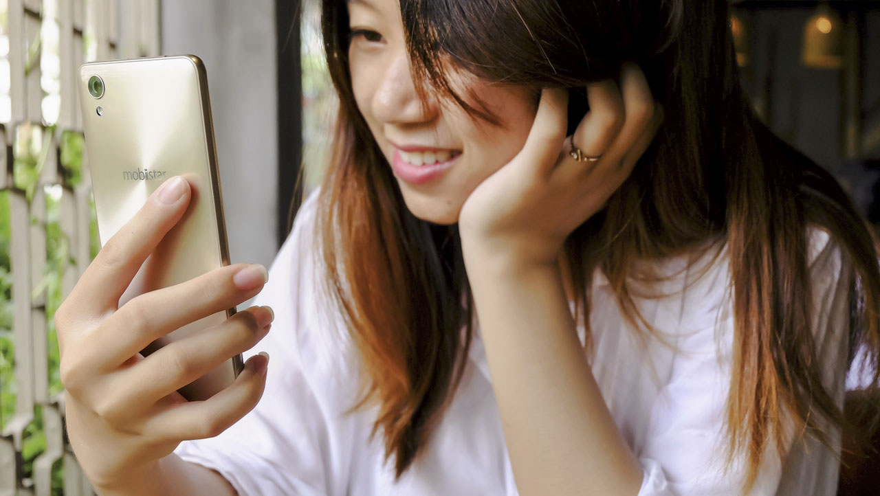 Hot girl selfie cùng Yuna X Hot girl selfie cùng Yuna X