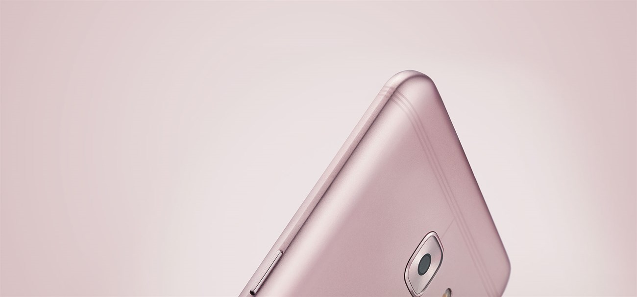 Sự giống nhau bất ngờ giữa Galaxy C9 Pro và OPPO R9s Plus