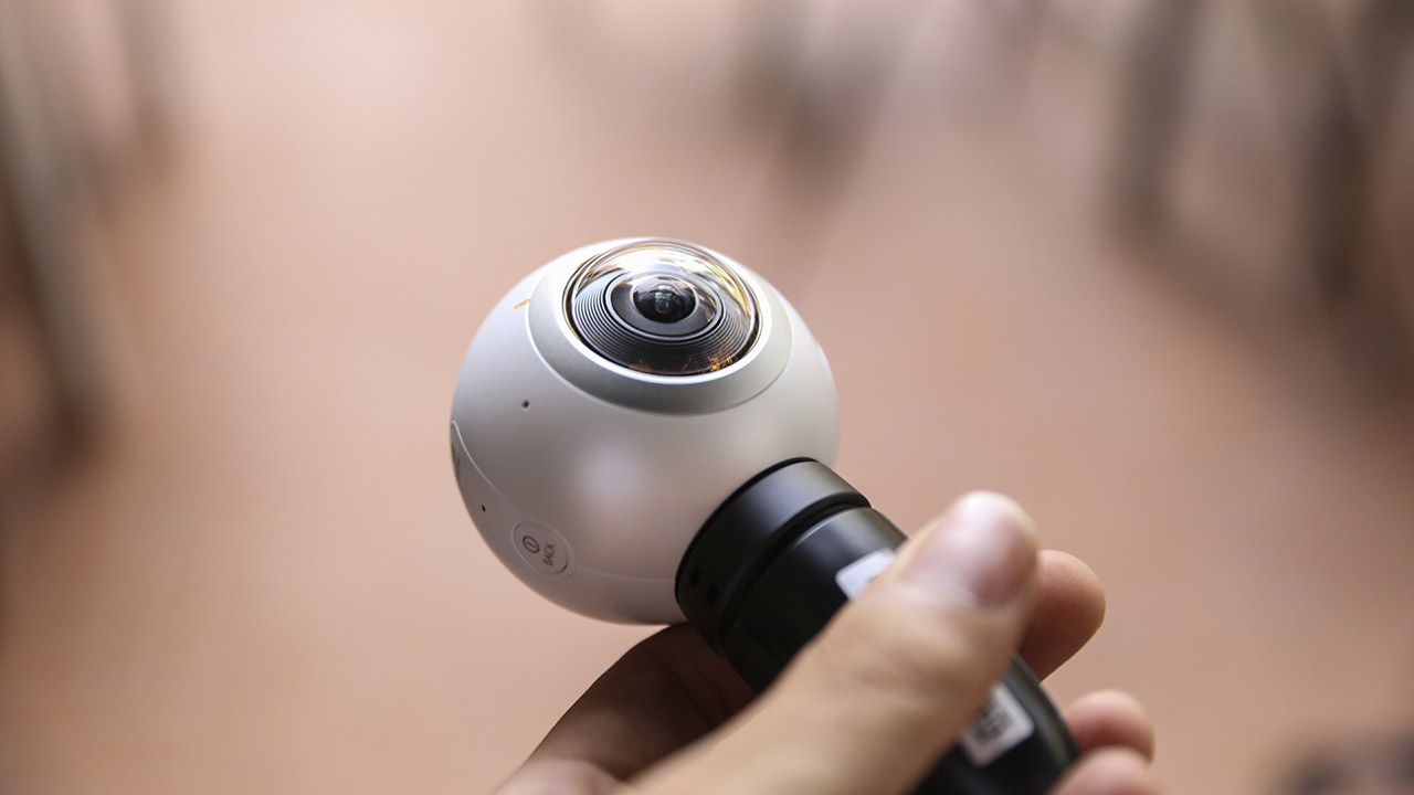 trên tay Gear 360