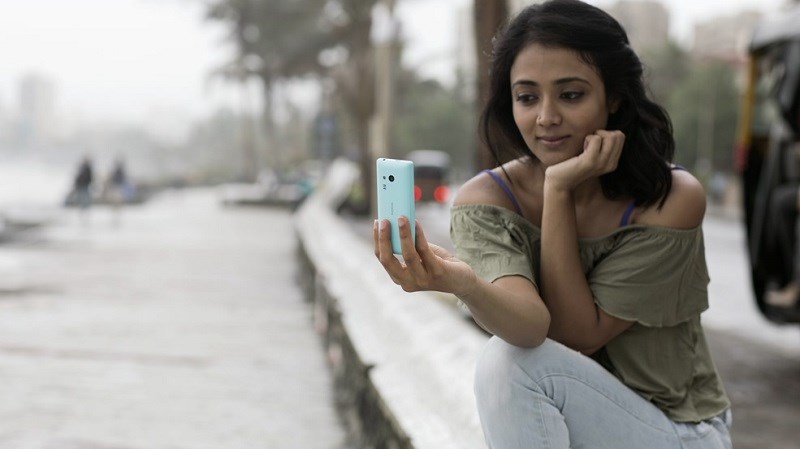 Nokia 216 với camera selfie chính thức ra mắt tại Việt Nam với giá 819 ngàn đồng Nokia 216 với camera selfie chính thức ra mắt tại Việt Nam với giá 819 ngàn đồng