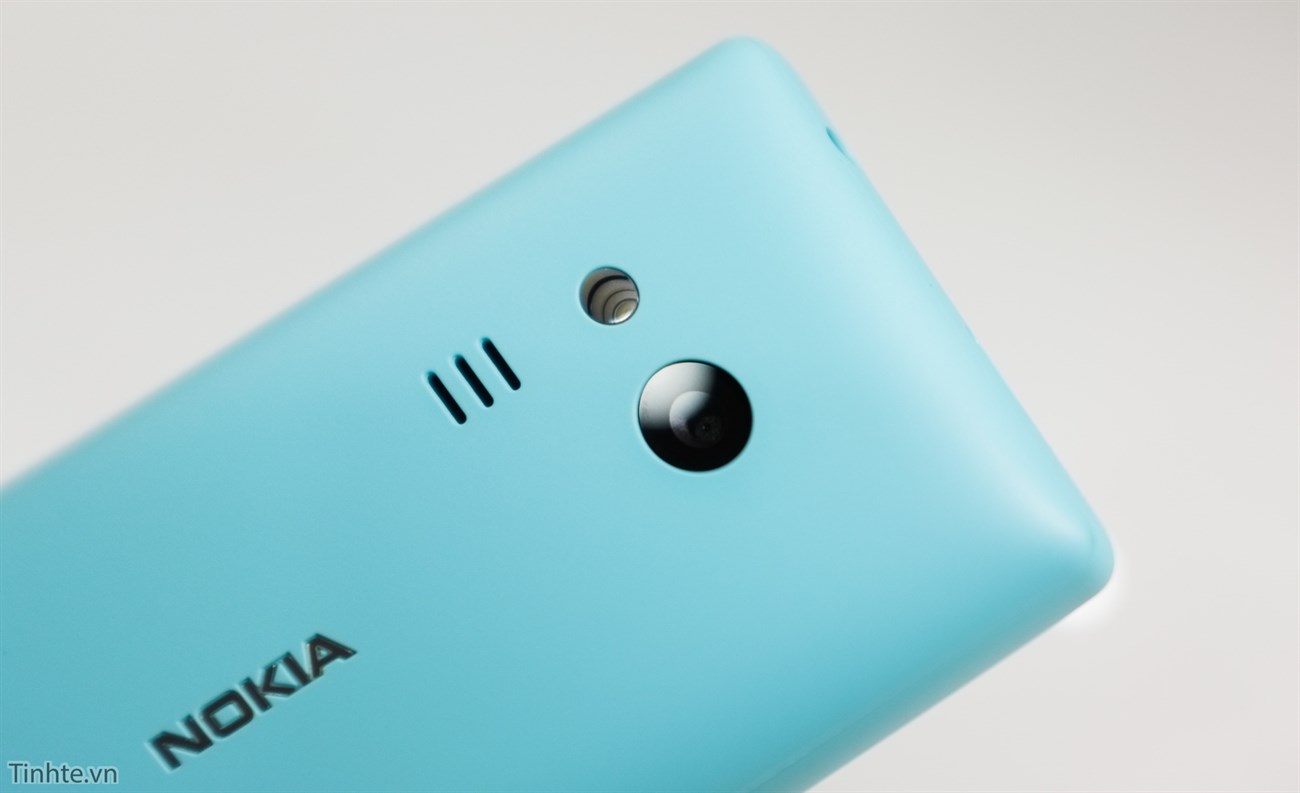Trên tay Nokia 216: 2 SIM, 2 camera, 2 đèn flash, sản xuất tại VN