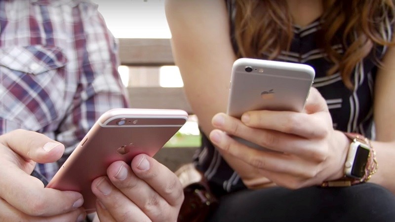 Apple iPhone 6s Apple iPhone 6s