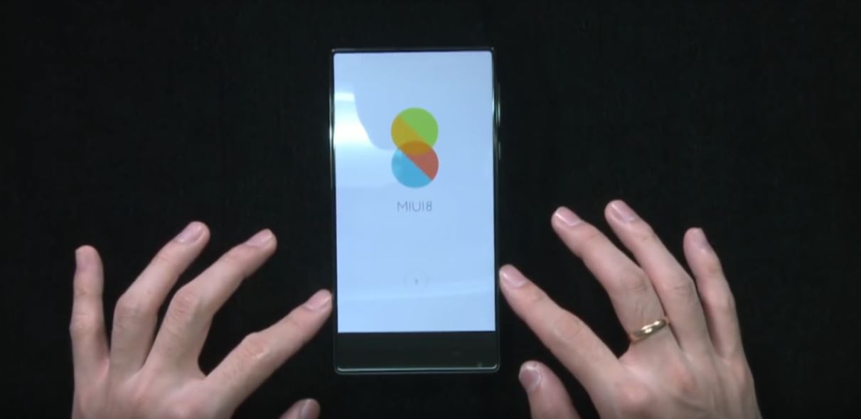 Đập hộp Xiaomi Mi MIX, smartphone cực đẹp với viền cạnh biến mất Đập hộp Xiaomi Mi MIX, smartphone cực đẹp với viền cạnh biến mất
