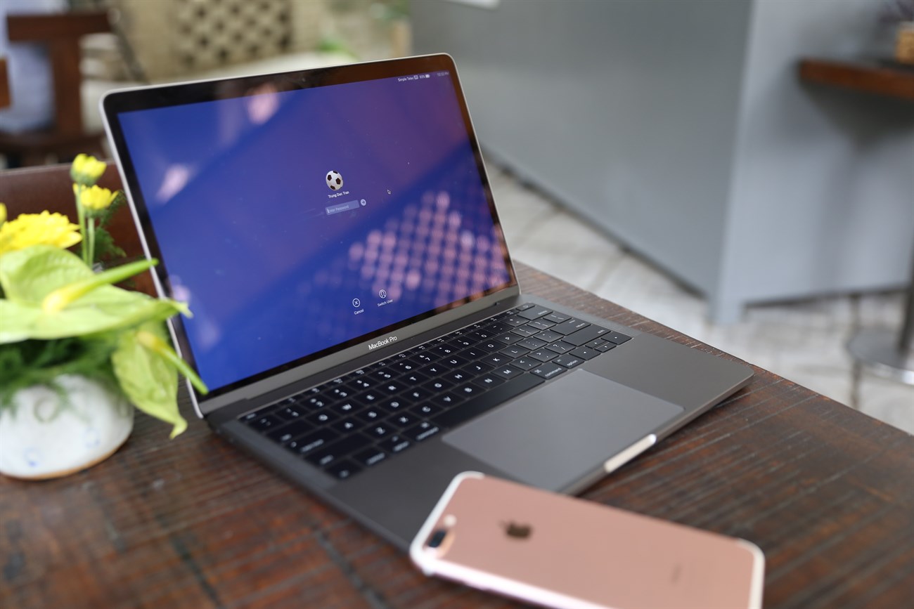 Trên tay Macbook Pro 2016: Tuyệt vời nhưng còn nhiều nuối tiếc Trên tay Macbook Pro 2016: Tuyệt vời nhưng còn nhiều nuối tiếc