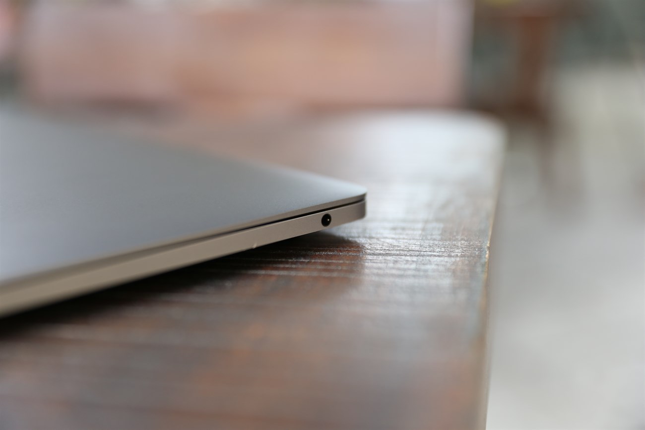 Trên tay Macbook Pro 2016: Tuyệt vời nhưng còn nhiều nuối tiếc Trên tay Macbook Pro 2016: Tuyệt vời nhưng còn nhiều nuối tiếc