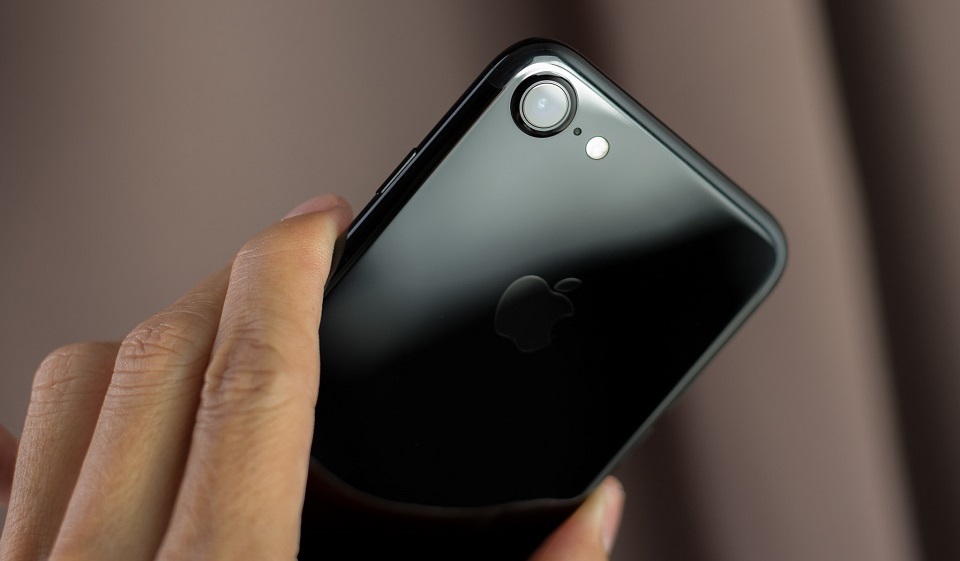 iphone-7-jet-black iphone-7-jet-black
