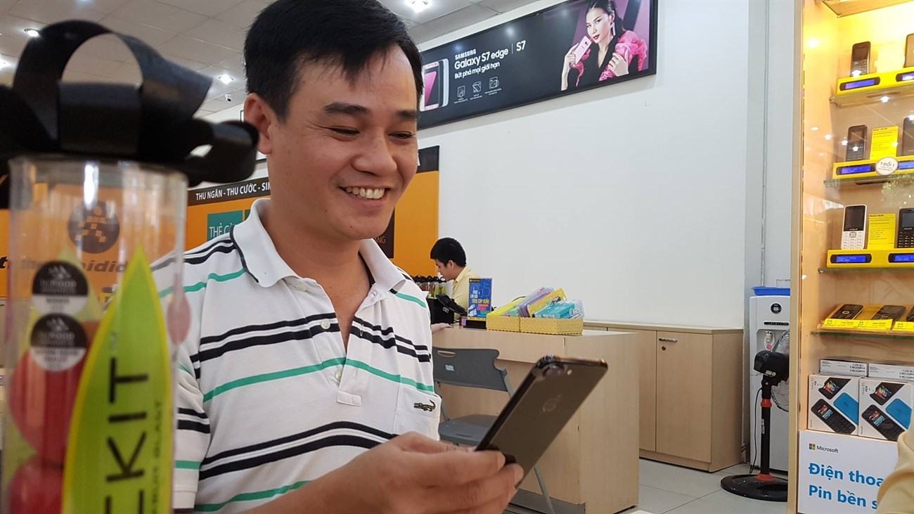 Đã có 1.000 máy iPhone 7, iPhone 7 Plus đến tay khách hàng Đã có 1.000 máy iPhone 7, iPhone 7 Plus đến tay khách hàng