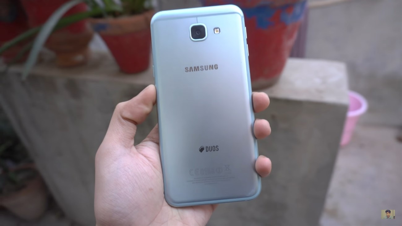 Galaxy A8 2016 với kính Gorilla Glass 4 có bi vỡ khi thả rơi từ độ cao hơn 1 mét?