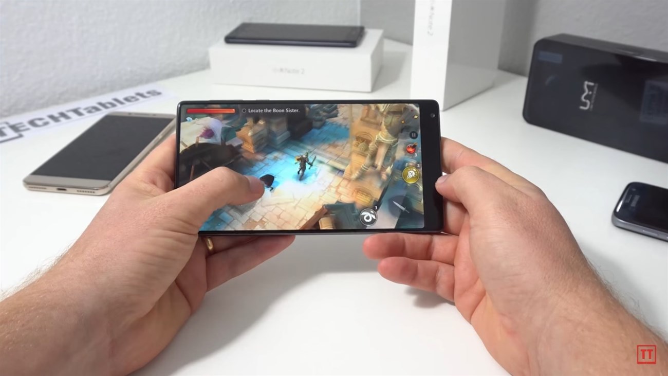 Trải nghiệm chơi game trên Mi MIX viền cạnh màn hình siêu mỏng Trải nghiệm chơi game trên Mi MIX viền cạnh màn hình siêu mỏng