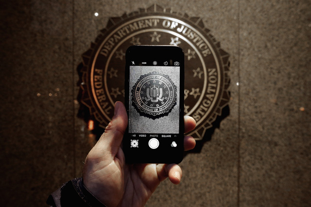 FBI thừa nhận rằng họ có thể truy cập vào đa số các thiết bị công nghệ được mã hóa FBI thừa nhận rằng họ có thể truy cập vào đa số các thiết bị công nghệ được mã hóa