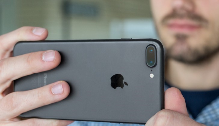 So kè iPhone 7 Plus và Google Pixel XL: Cuộc chiến của hai ông hoàng