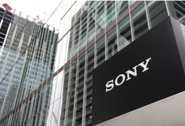 Năm nay là một năm không mấy suôn sẻ với Sony, bất chấp việc tập đoàn đang nỗ lực cải thiện tình hình kinh doanh sau nhiều năm “bết bát”
