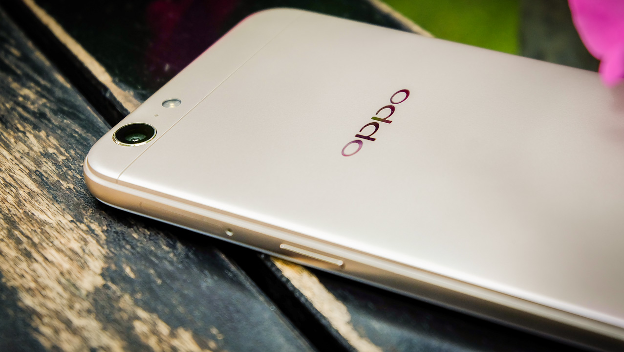 Cạnh phải OPPO A39