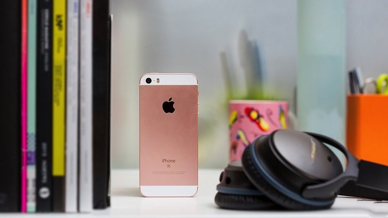 Apple iPhone SE Apple iPhone SE