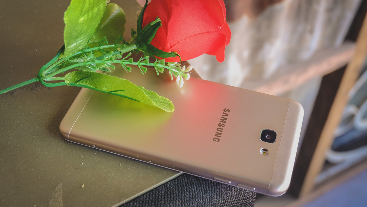 Đập hộp Galaxy J5 Prime