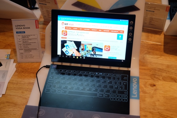 Lenovo ra máy tính bảng Yoga Book mỏng nhất thế giới tại Việt Nam, giá 13 triệu đồng Lenovo ra máy tính bảng Yoga Book mỏng nhất thế giới tại Việt Nam, giá 13 triệu đồng