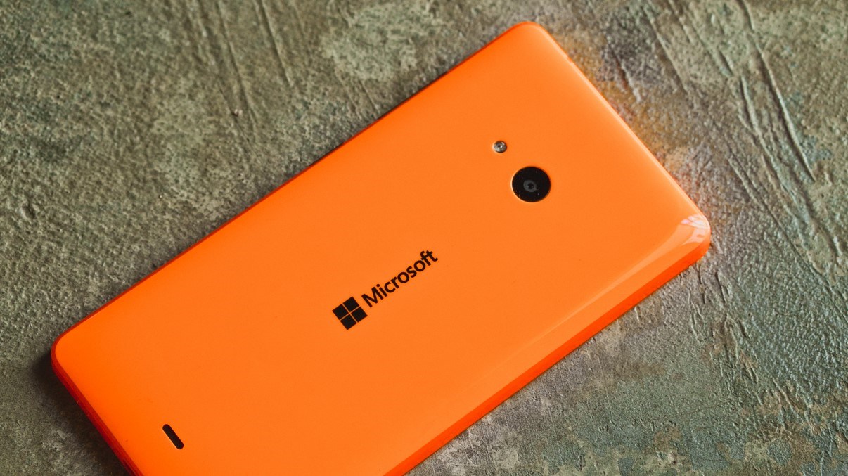 Microsoft Lumia 540 tiếp tục giảm giá chạm đất