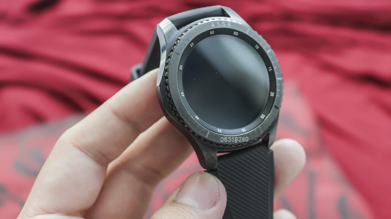 trên tay Gear S3 Frontier