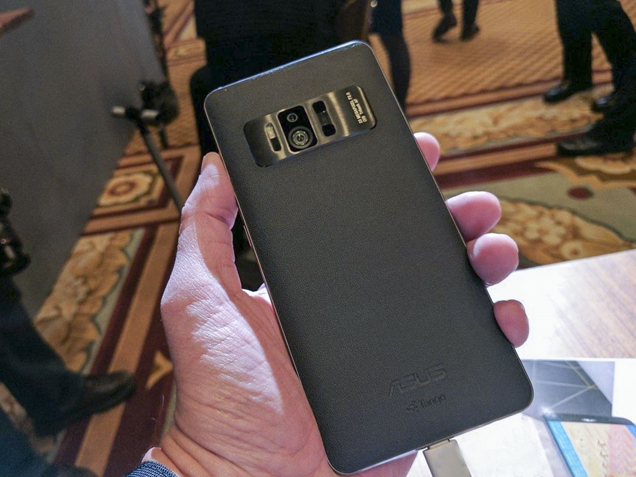 trên tay Zenfone AR trên tay Zenfone AR