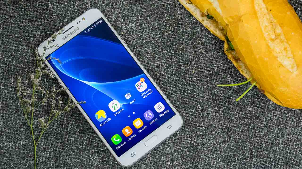một tuần cùng Galaxy J7 2016 một tuần cùng Galaxy J7 2016