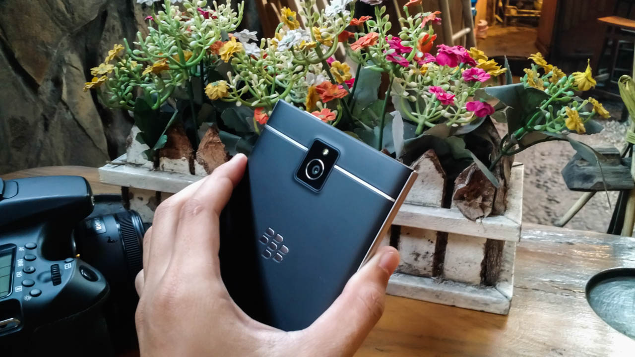 camera chính BlackBerry Passport camera chính BlackBerry Passport
