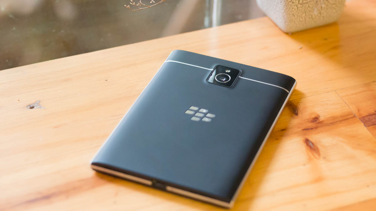 Mặt lưng BlackBerry Passport Mặt lưng BlackBerry Passport