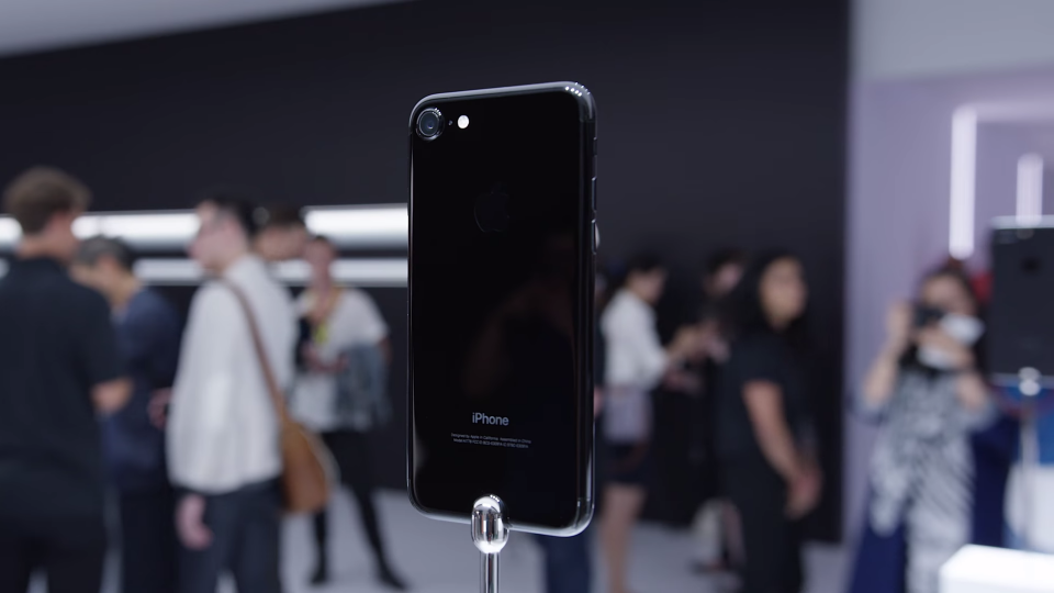 iPhone 7 tiếp tục được giảm giá mạnh mẽ dịp Tết iPhone 7 tiếp tục được giảm giá mạnh mẽ dịp Tết