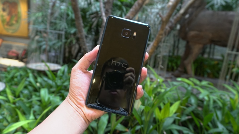 Hình ảnh trên tay bộ đôi HTC U Ultra và U Play đầu tiên tại Việt Nam