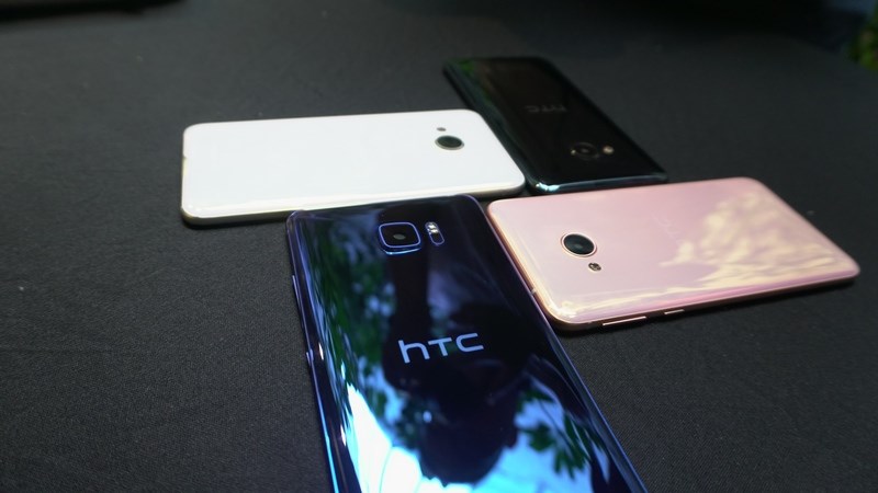 Hình ảnh trên tay bộ đôi HTC U Ultra và U Play đầu tiên tại Việt Nam