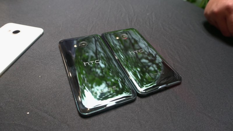Bạn đánh giá thiết kế mới trên dòng U series của HTC năm nay như thế nào? Bạn đánh giá thiết kế mới trên dòng U series của HTC năm nay như thế nào?