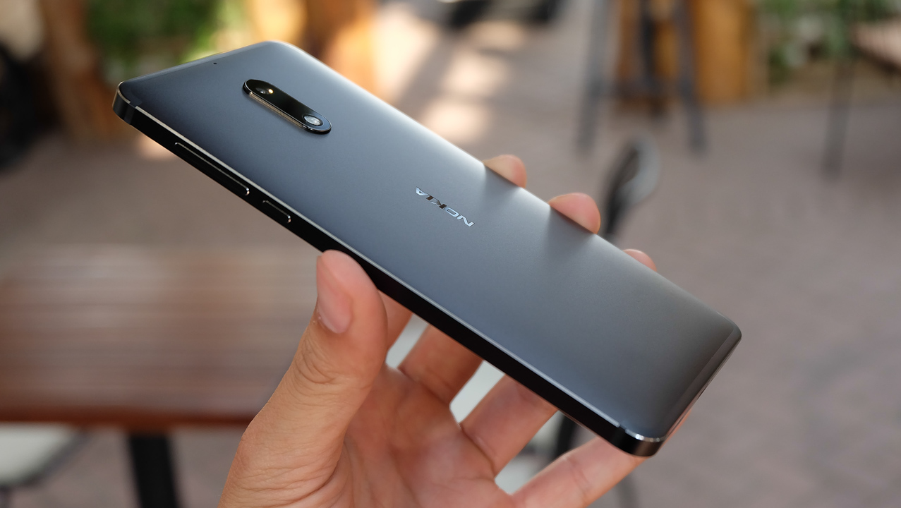 trên tay Nokia 6